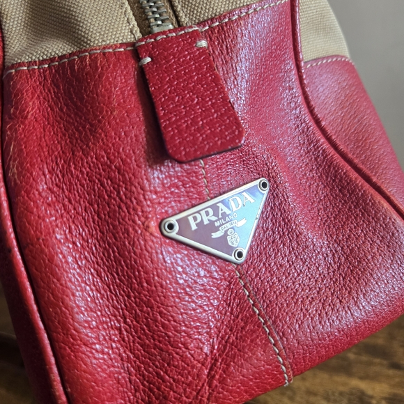 Prada Vintage Elegant Red and Cream Women's Handbag - Picture 2 of 9